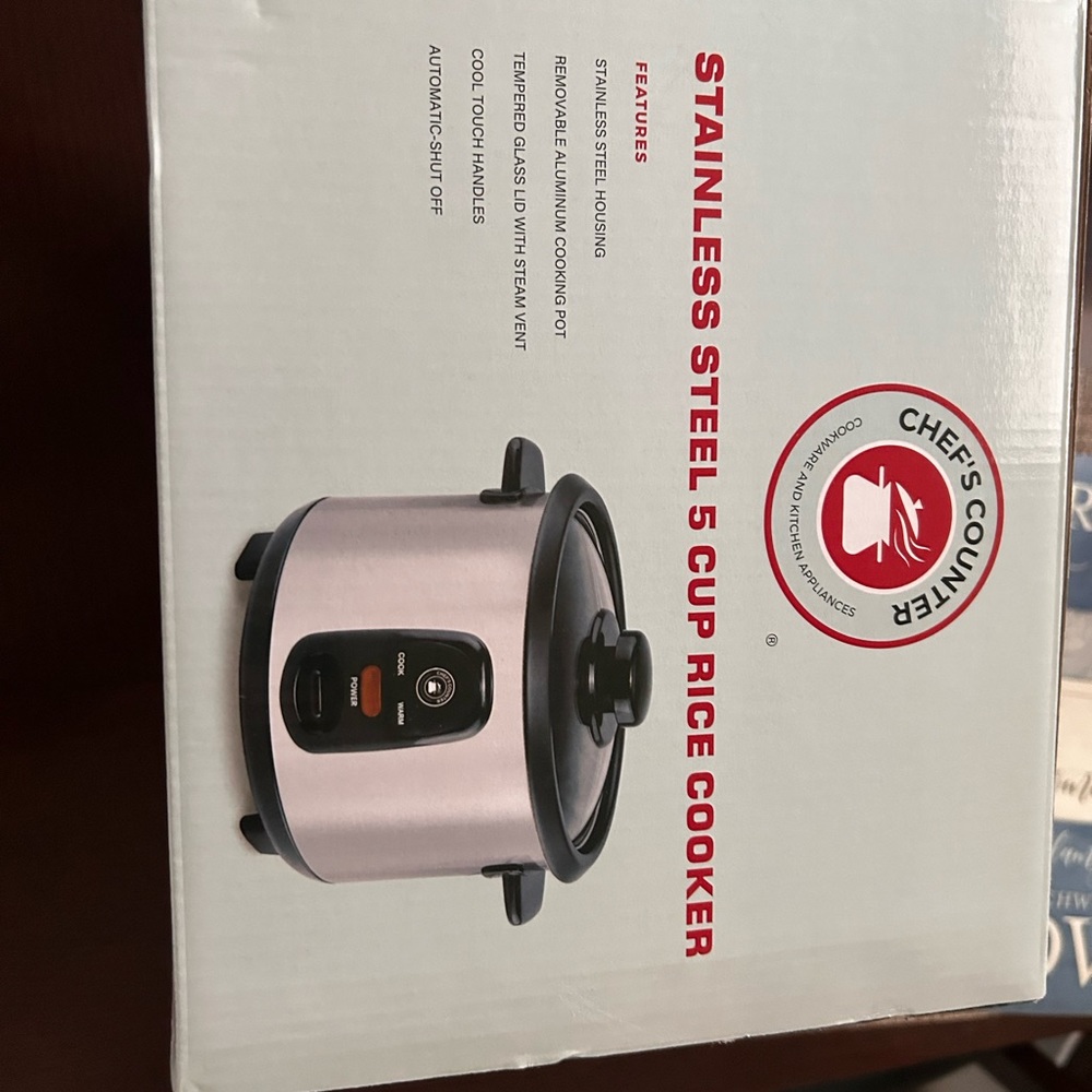 Rice cooker brand new never used